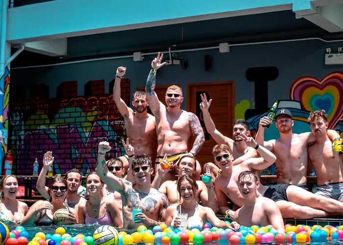 Mad Monkey Chiang Mai